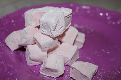 Rosy almond marshmallows