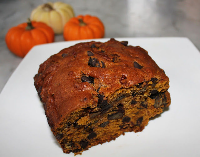 Pumpkin bread with dark chocolate and pecans